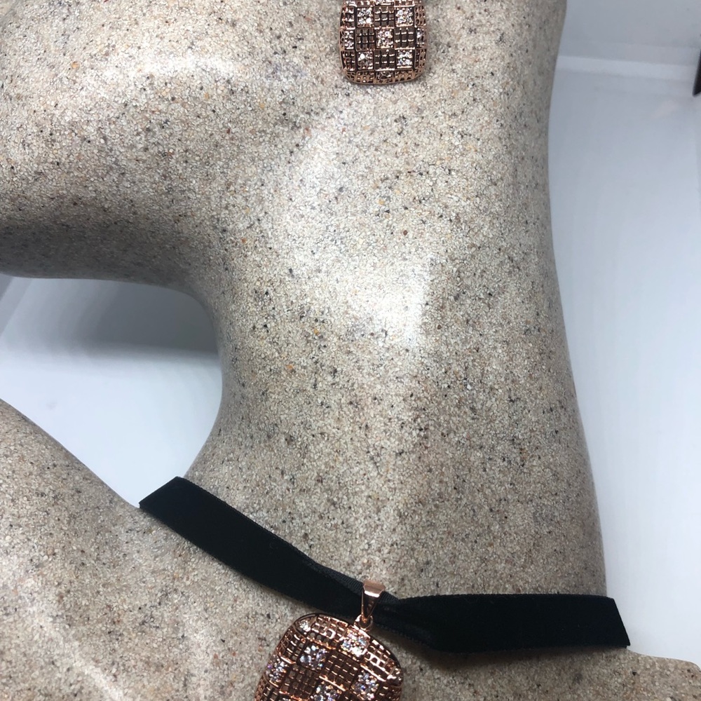 Vintage rose gold finish crystal necklace earrings